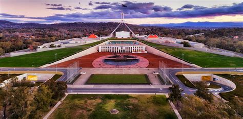 melbourne to canberra by flight bus or train bus 2022