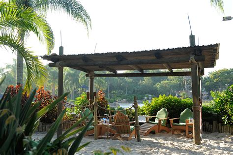 It was a sunny day, we stayed one hour and not a drop of rain, no thunder, and the people started to leave the park , seems truly. Chill Out This Summer In A Cabana at Disney's Water Parks ...