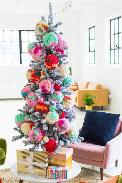 Different And Cool Ways To Decorate The Christmas Tree