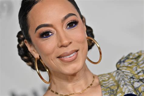 Cnn Anchor Angela Rye Claims Chris Cuomo Made Inappropriate Comments Then Got Her Fired