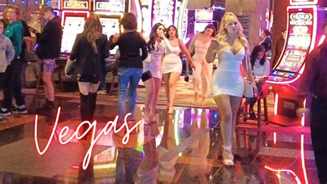 Las Vegas Strip At Night People Watching And Walking Tour 4k Youtube