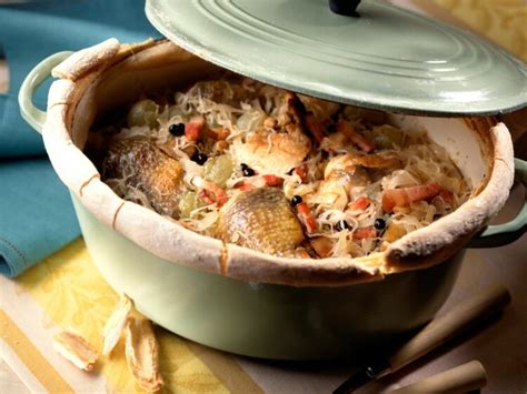 Pintade à la choucroute en cocotte facile découvrez les recettes de