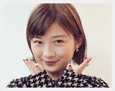 «授賞式 お兄ちゃんだけ来れなかったから よくわかってなかったけど 一応祝ってはくれた‍♂️ #オズワルド». 伊藤沙莉の兄弟姉妹が芸能一家の真相は？ハーフ説や家族構成も？