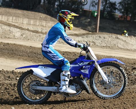 This model is geared towards younger riders and beginners, but that doesn't mean that it's not fun. 2015 Yamaha YZ125 - Dirt Bike Test