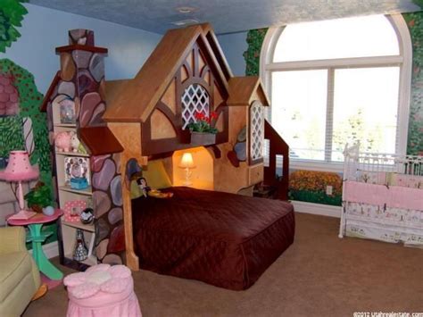Other disney princess bedroom decor ideas. Image result for disney snow white bedroom | Disney room ...