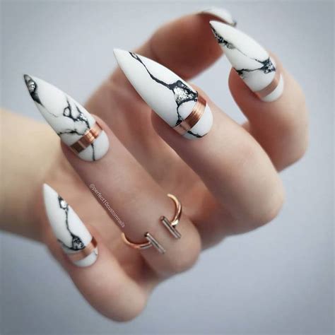 Una uña que puede colorear las yemas de tus dedos. Uñas postizas 2020 - Blogmujeres.com