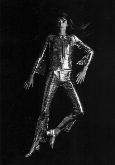 Le retour de sa frange. PACO RABANNE - FORMIDABLE magazine - Style