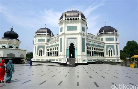 Masjid Raya Medan Sejarah Peninggalan Kesultanan Deli