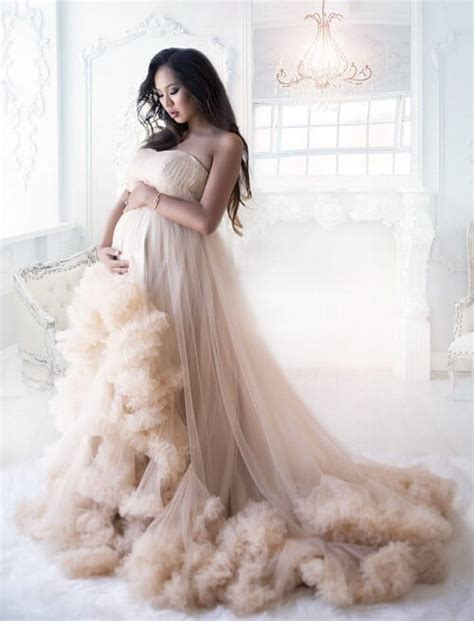 Stunning Maternity Photo Shoot Dresses And Gowns For A Baby Shower