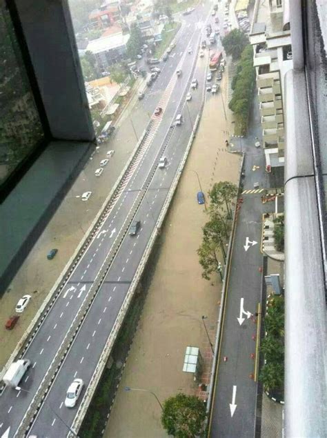 Kuala lumpur dilanda banjir kilat. Gambar Kuala Lumpur dilanda banjir kilat lagi - Cananglahnie