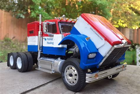 White Western Star Semi Tractor Coca Cola Plastic Model Truck Kit 125 Scale 1160