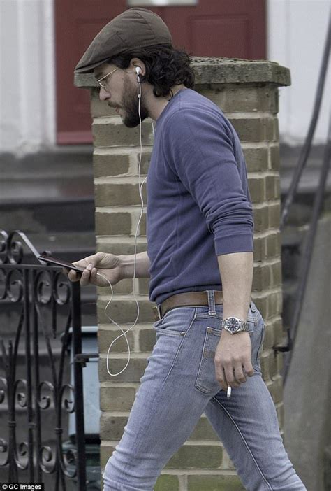 Game Of Thrones Star Kit Harington Is Without His Coat Kit Harington