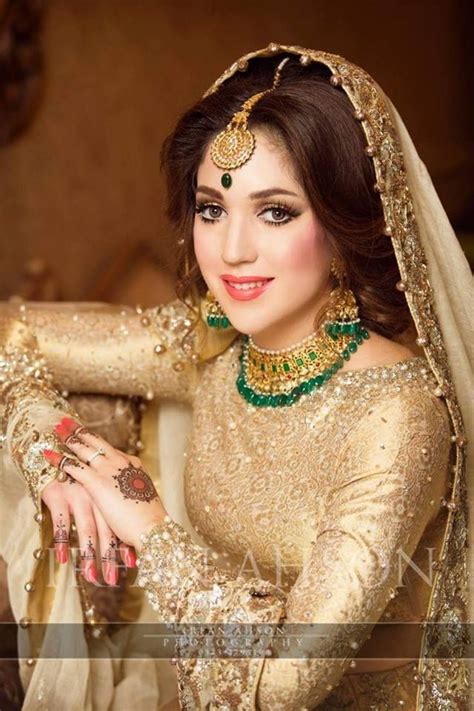 Pin By Teh Reem On Dresses Pakistani Bridal Couture Pakistani Bridal