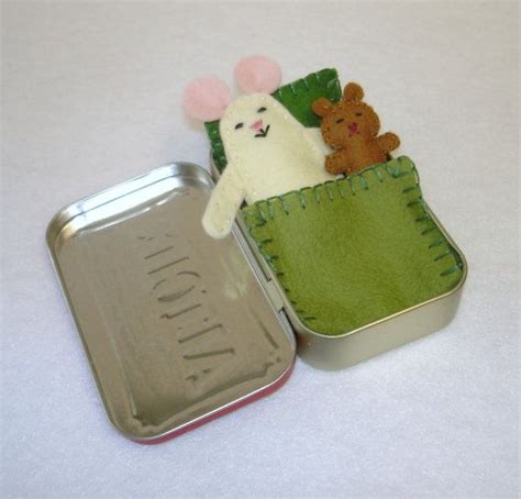 Cream Wee Mouse In Altoids Tin House With Green Bedding By