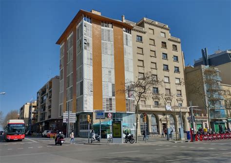 Los apartamentos marina están situados frente a la playa de. José Antonio Coderch