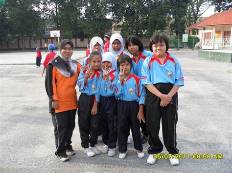 Persembahan flashmob silat di karnival sk2ts dr team elit sektas. Program Pendidikan Khas Integrasi SK Selayang Jaya ...