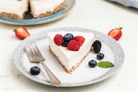 Try making this keto cheesecake recipe that's low in carbs, thanks to erythritol, and and high in fat, thanks to cream cheese. 6 Inch Keto Cheesecake Recipe : Small Cheesecake Recipes 6 ...