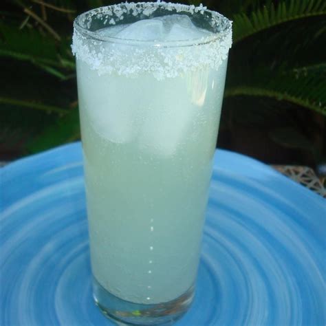 Not too strong, with an easygoing fruity flavor that goes with most any brunch. Paloma | Recipe in 2020 | Beer margarita recipe, Tequila ...