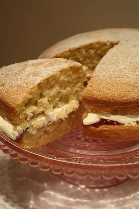 What I Baked This Weekend Classic Victoria Sponge Cake