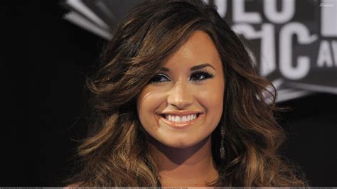 Demi Lovato Smiling Demi Lovato In Mtv Video Music Awards 2011 Smiling Cute Face Closeup
