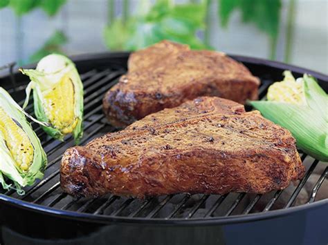 Keep the lid off of the grill and flip the steaks about every 30 seconds as the steaks sear. Grilled T-Bone Steaks with BBQ Rub Recipe | Food Network