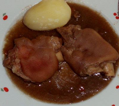 Pieds de porc sauce au vin Recettes