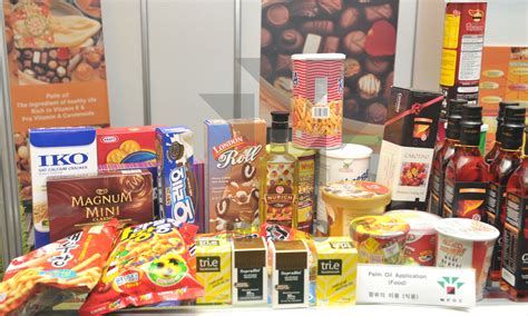 One of the initiatives is the ministry of primary industries' 'love my palm oil' campaign to be launched on march 24 at sime darby plantation, carey island, selangor. Love it, hate it, palm oil is used in many foods and non ...
