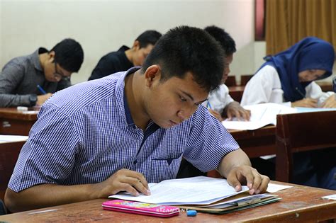 As a reminder, to conjugate a verb in the past. Ujian Seleksi Mandiri, 1216 Peserta Berebut jadi Mahasiswa ...