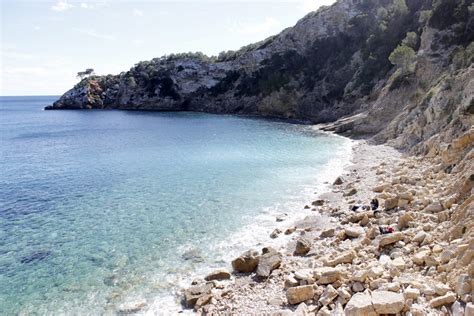 Cala Blanca La Playa De Ibiza Oculta Tras un Túnel