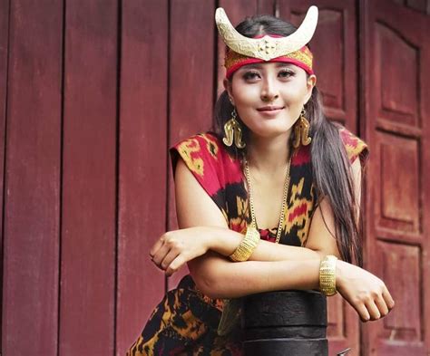 Baju Adat Ntt Laki Laki Provinsi Pakaian Adat Tradisional Di Sexiz Pix