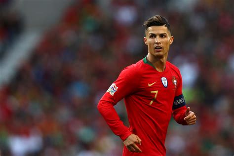 Криштиа́ну рона́лду душ са́нтуш аве́йру (порт. Watch: Cristiano Ronaldo Four Goals Vs Lithuania (2019)