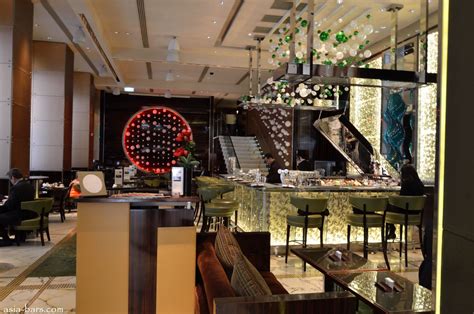 Mo Bar The Landmark Mandarin Oriental Hong Kong Sleek And Sophisticated Asia Bars