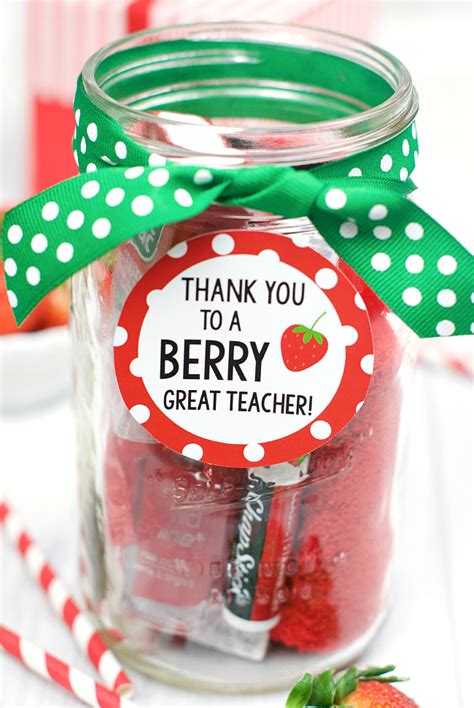Gift ideas for your teacher. Cute Teacher Appreciation Gift in a Pringles Can - Fun-Squared