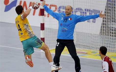Confira quais são as características de cada uma das posições dos jogadores no handebol a seguir! Posições dos jogadores no Handebol - Educação Físicaa