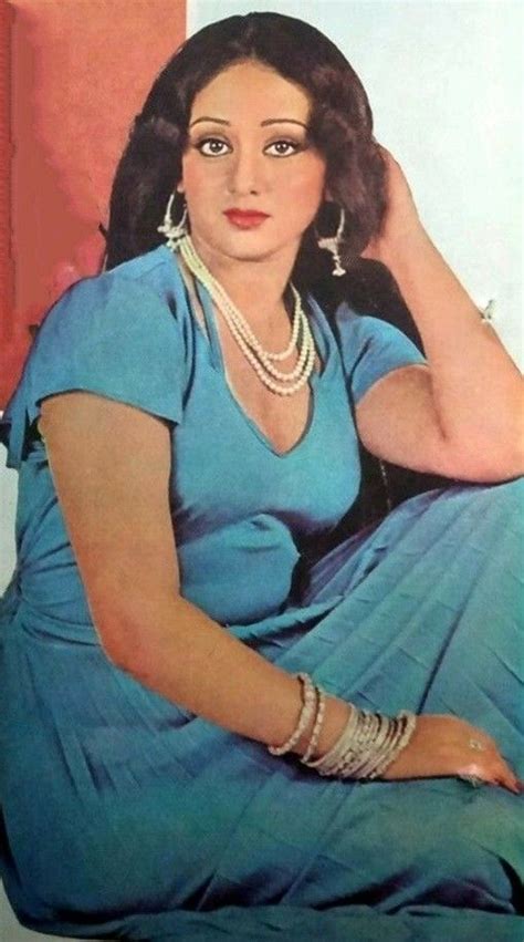 Bindiya Goswami Vintage Bollywood Beautiful Women Naturally Desi Beauty