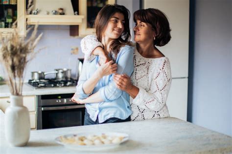 5 ситуаций из за которых мама и дочь теряют уважение в глазах друг друга Femmie