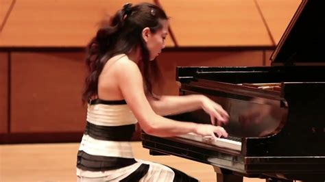 Hire Fanya Lin Classical Pianist In Tucson Arizona