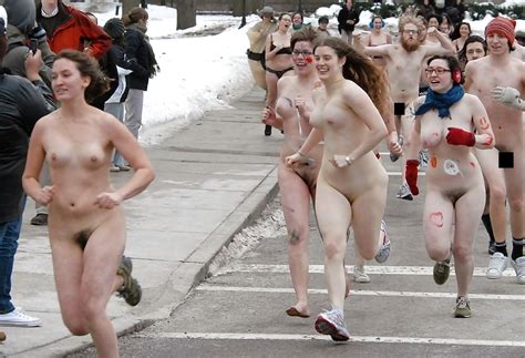 画像大学で行われた全裸マラソンおっぱいとマ コ見放題でワロタwwwwww ポッカキット