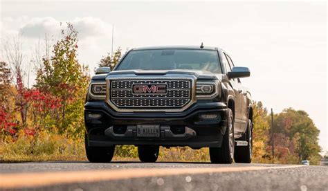 Which Is Better The Gmc Sierra Or The Chevy Silverado Four Wheel Trends