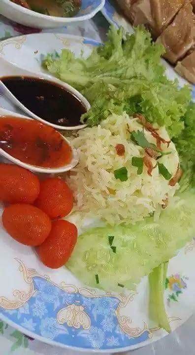 Untuk membuat nasi ayam hainan, maka pemilihan ayam menjadi faktor utama. RESEPI MUDAH NASI AYAM HAINAN
