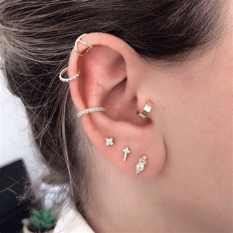 Combinación de pendientes | Arete en la oreja, Piercings oreja, Joyas