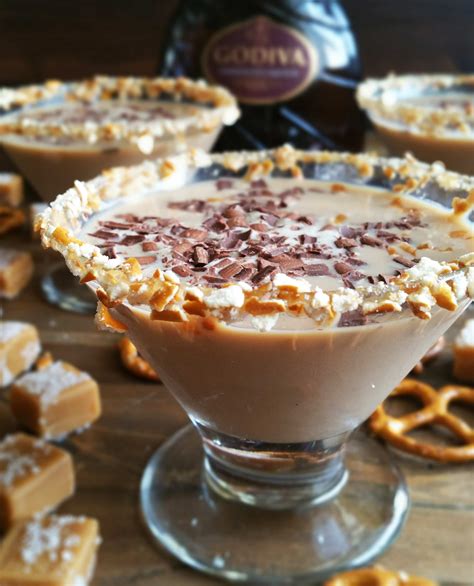Mix the salted caramel sauce and salted caramel liqueur in a small jug until well combined. Salted Caramel Chocolate Martini | 3 Yummy Tummies