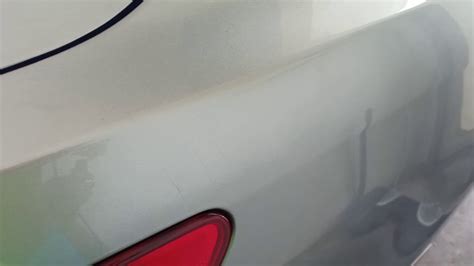 Poland agak kasar dan, jika anda menggunakan polish kereta, polishing adalah baik untuk mengeluarkan kotoran dari permukaan kereta anda. Polish kereta service seri manjung #toyota #camry - YouTube