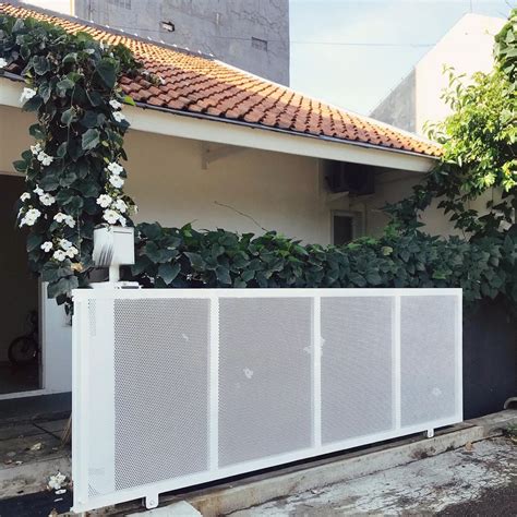 Jika anda menghuni rumah minimalis, tentu anda harus mendesain model pagar minimalis juga. 11 Pagar Rumah Minimalis Industrial Terbaik yang Bisa Kamu ...