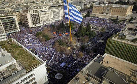 Αιώνα και ήταν μιας 19χρονης αθηναίας, η οποία προφανώς είδε να χτίζεται ο παρθενώνας», εξηγεί στο απε. ΤΡΟΜΑΚΤΙΚΟΣ ΠΑΛΜΟΣ ΣΤΟ ΣΥΝΤΑΓΜΑ! ΠΑΝΩ ΑΠΟ ΕΝΑΜΙΣΗ ...