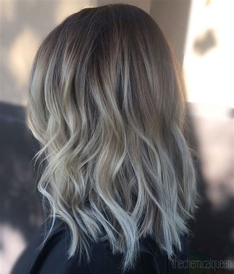 Having trouble finding a perfect cut for you? 30 Chic Everyday Hairstyles for Shoulder Length Hair 2020