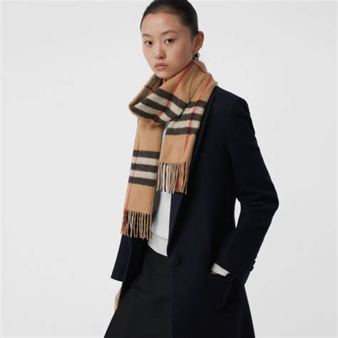 Burberry camel modal/wool castleford check lightweight scarf 40583731top rated seller. Akarok egy új Burberry sálat!