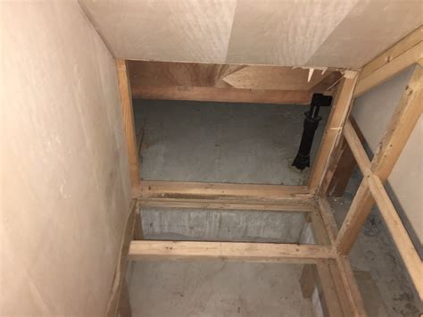 消毒病媒防治器材, 白蟻老鼠偵測及防治系統, 白蟻老鼠蟑螂防治系列產品, 蟑螂老鼠防治餌劑 黏鼠板(鼠餌站用) 黏鼠板/鼠餌站 塑膠底座,輕巧使用方便,可用於食品廠.餐廳等濕滑地面及各狹小空間中,黏鼠板不會發霉,影響黏性,也可放於鼠餌站內 尺寸:20x11cm 【防蟻処理】白蟻（シロアリ）の活動時期にしておきたい事