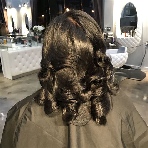 Watch as design essentials stylist and educator aaron tracey transforms our model's naturally curly hair to a stunning silk press with beautiful body curls f. Silk press and curls | Natural hair styles, Long hair ...