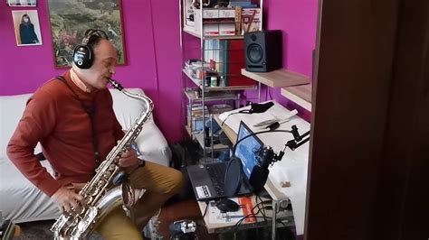 Terzo lavoro in studio per il bluesman napoletano, ottiene grande successo, consacrandolo ufficialmente al grande pubblico con ben 300. Pino Daniele Alleria - YouTube
